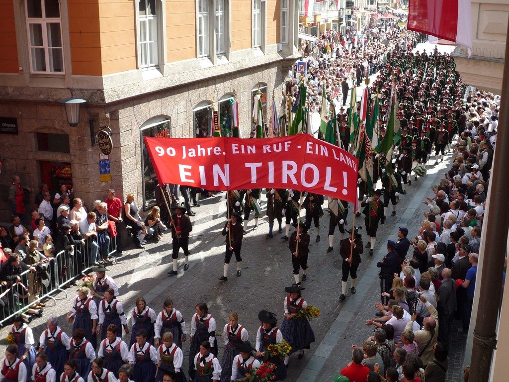 90 Jahre. Ein Ruf - Ein Land